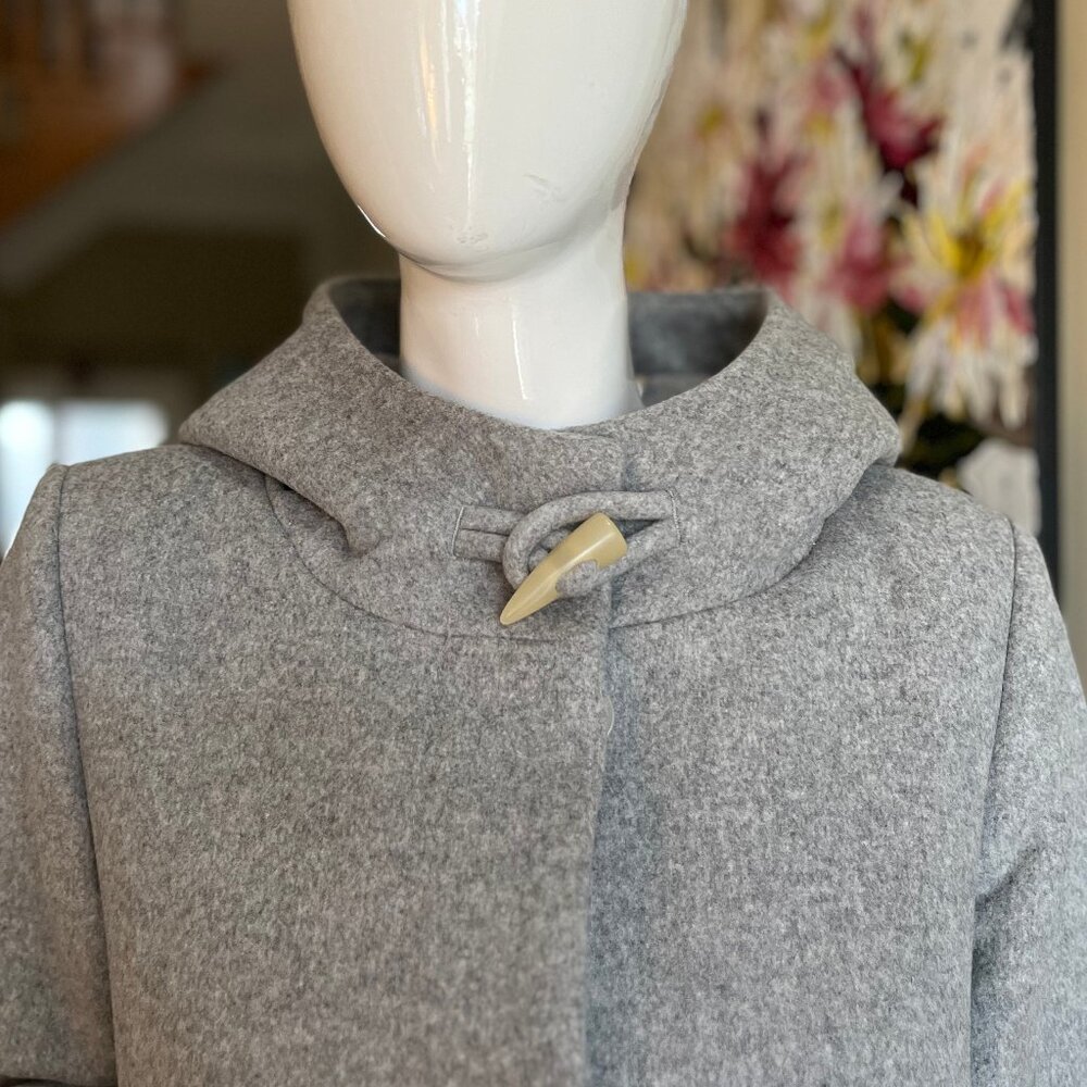 Aritzia Babaton Light Grey Pearce Wool-blend coat with hood - size Medium ..